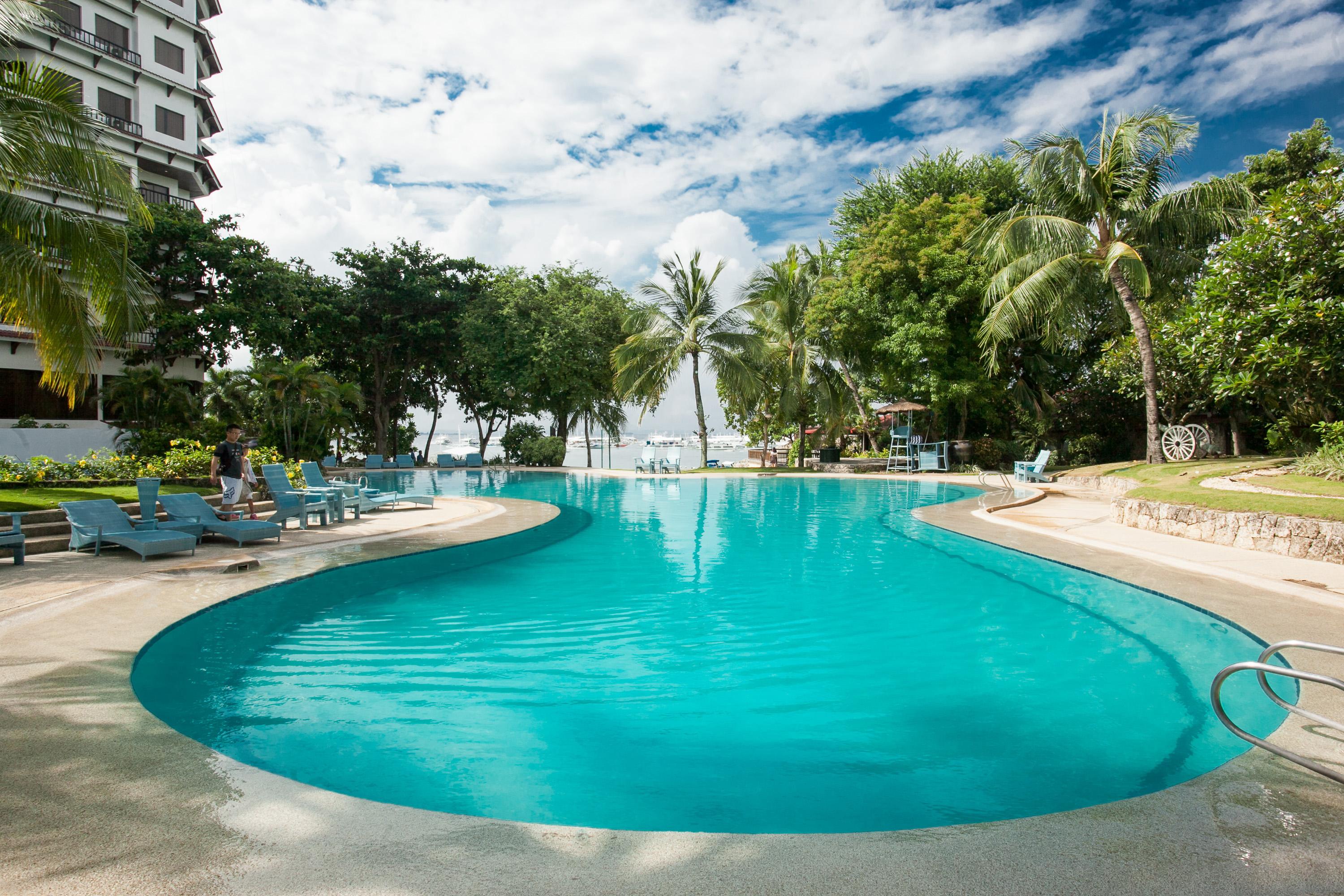 Cebu White Sands Resort And Spa Мактан Экстерьер фото